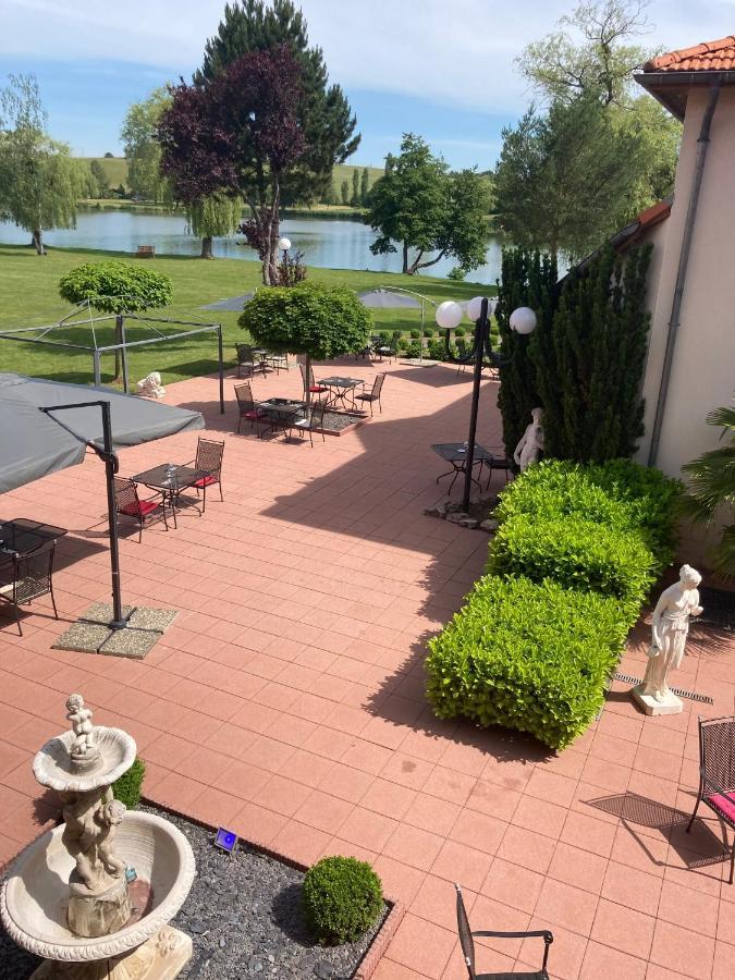 Hotel Saint-Hubert Hambach Bagian luar foto
